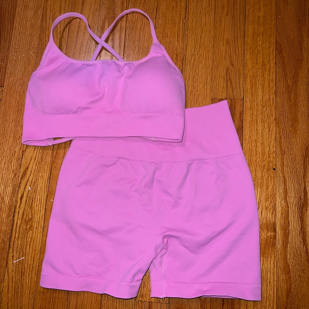 Pink Workout Set - Picture 3 of 5